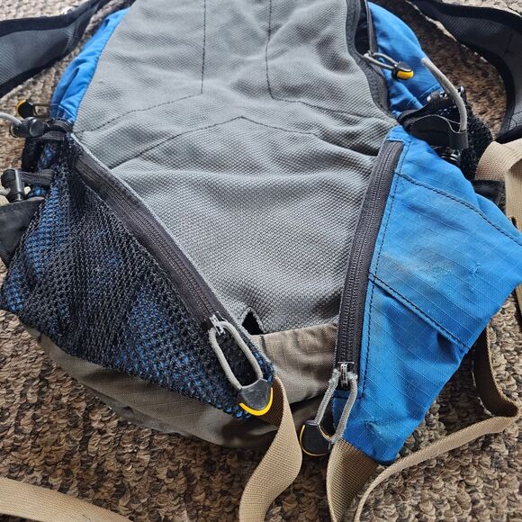 Camelbak Rally 18 100-oz 3L Blue Multi-Pocket Hydration Day Racing Pack Only - Picture 4 of 8